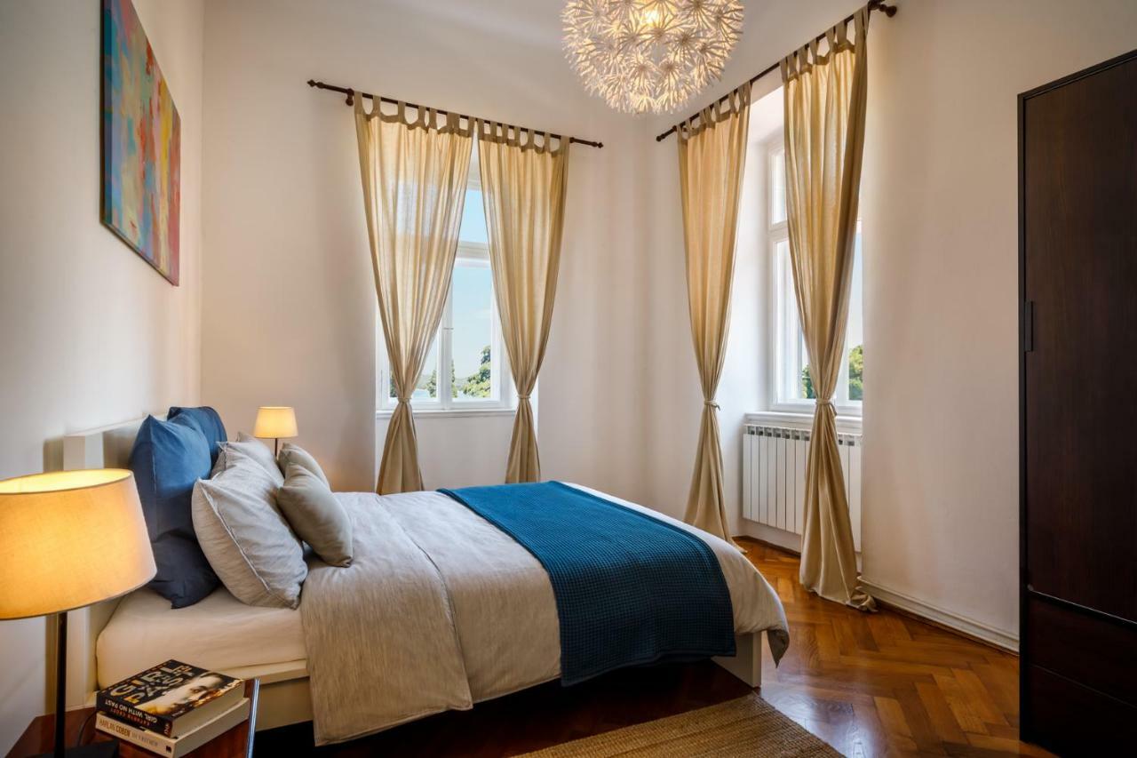 Amphitheatre Premium Apartment With Seaview Pula Ngoại thất bức ảnh
